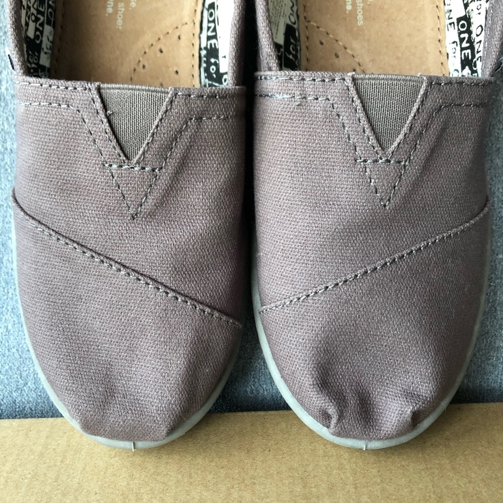 Toms ~ Classic Ash Canvas ~ Size 3 Youth ~ Like New!